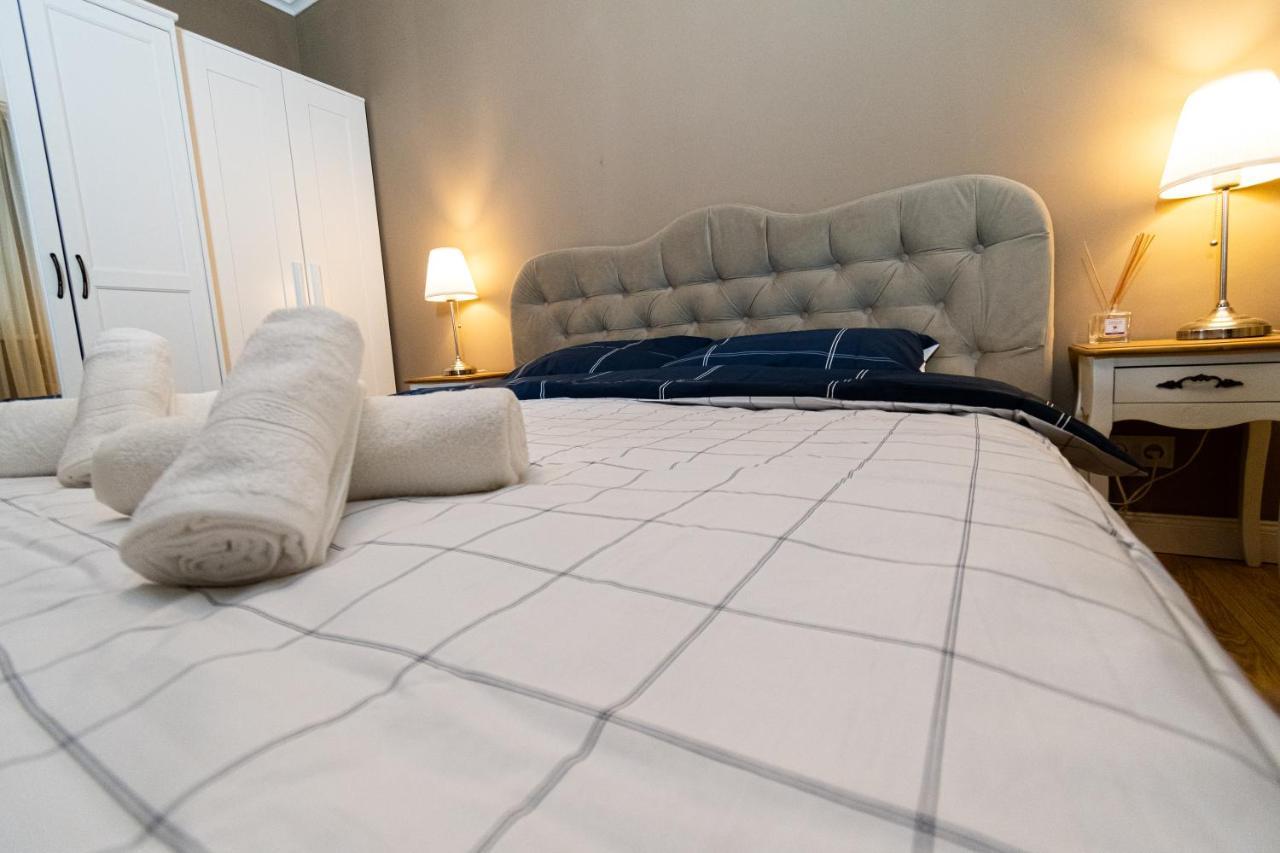 Central Apt. Near Afi Mall, 5 Mins To The Old Town By Car Leilighet Braşov Eksteriør bilde