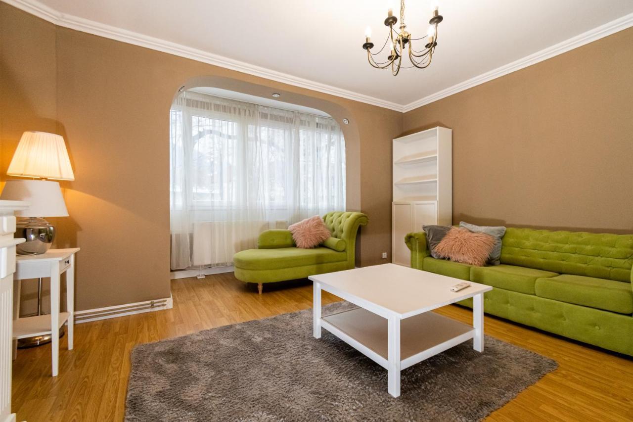 Central Apt. Near Afi Mall, 5 Mins To The Old Town By Car Leilighet Braşov Eksteriør bilde